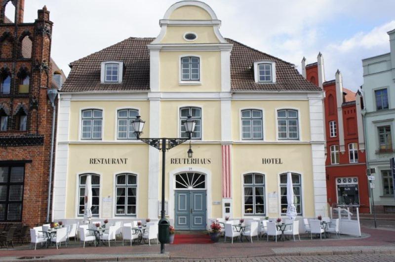 Hotel Reuterhaus Вісмар Екстер'єр фото