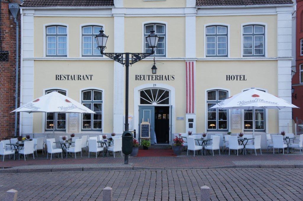 Hotel Reuterhaus Вісмар Екстер'єр фото